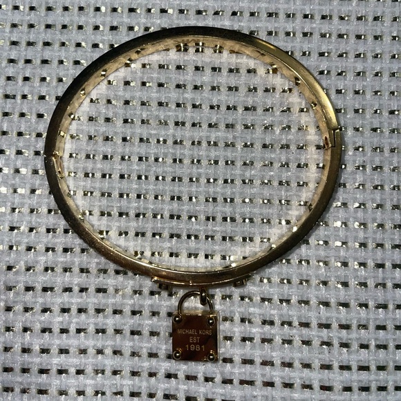 🎀NEW Michael Kors Locket Bracelet - Picture 2 of 7